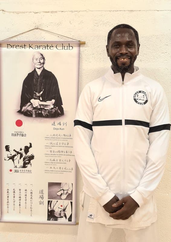 Portrait de Cheikou Oumar Ndao, 2e dan, responsable du karaté sportif combats